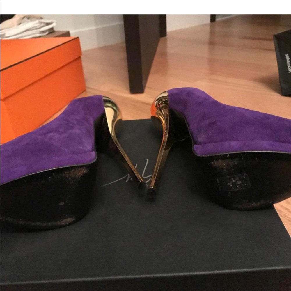 Pumps - Picture 5 of 5